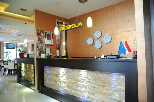 Apartment And Rooms In Club
