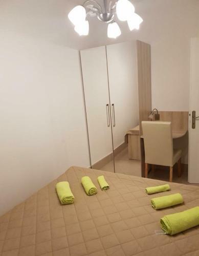 Holiday Wing Apartments