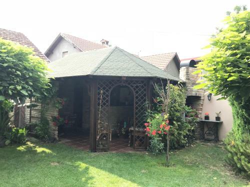 Hostal Vila Nirvana
