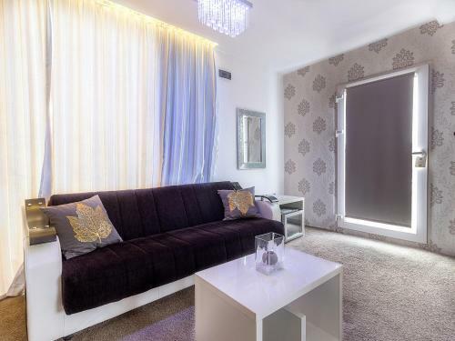 Hostal Plaza La Rooms