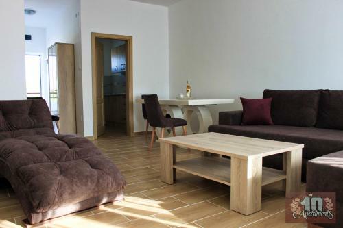 10 Apartments
