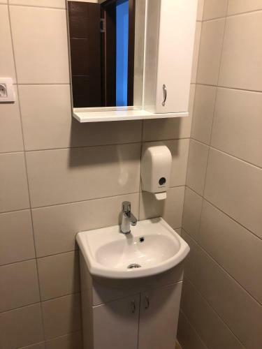 10 Apartments