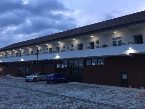 10 Apartments