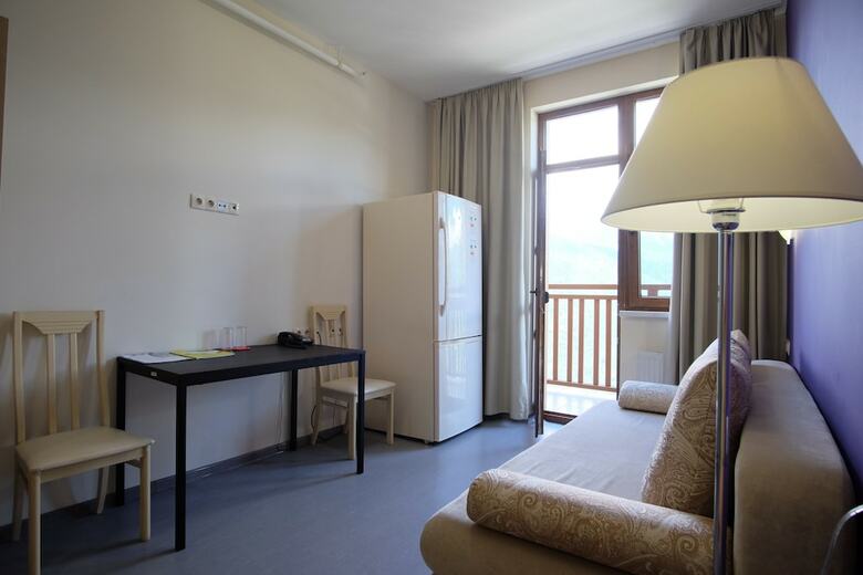 Hotel ????? Riders Lodge ???? ?????