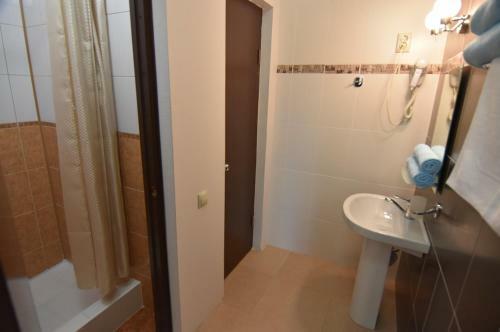 Hostal Dzhankhot Guest House