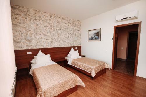Hotel Cross Motel
