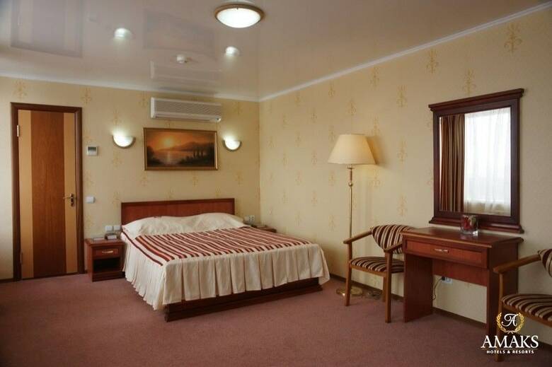 Amaks Azov Hotel