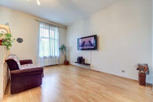 Apartment On Efimova 1-2