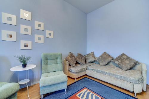 Apartment On Efimova 1-2