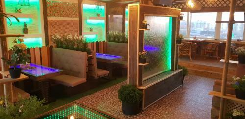 Hotel Centaur Economy