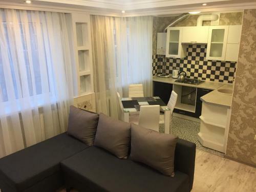 Apartment On Leninskiy 127