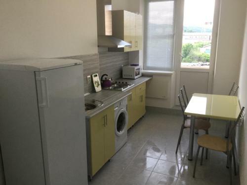 Apartment Polevaya 19