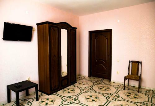 Hostal Avrora Guest House