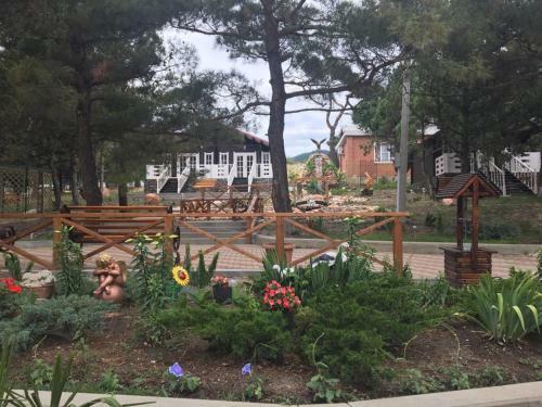 Hostal Mozhievielovyi Park