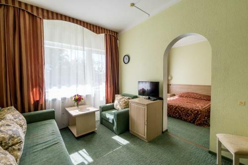 Azimut Hotel Prometey Nebug
