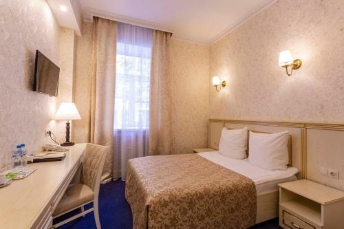 Golden Plaza Hotel