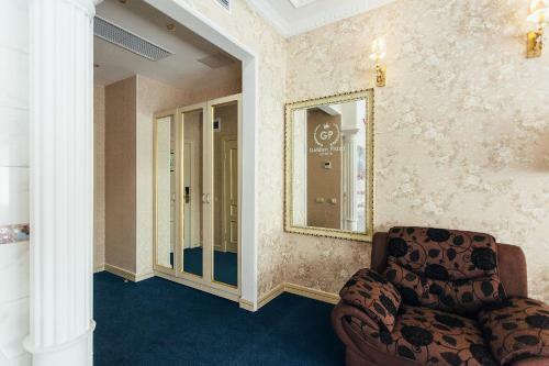 Golden Plaza Hotel
