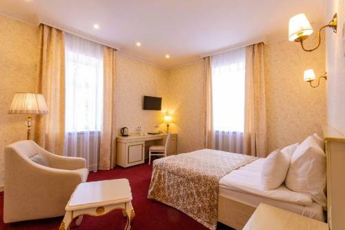 Golden Plaza Hotel