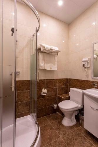Golden Plaza Hotel
