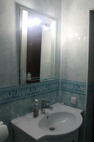 Hostal Guest House On Mira 19