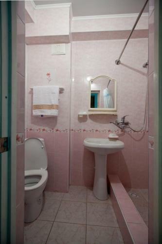 Hostal Mirny Hotel