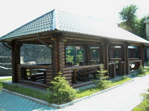 Ani Hotel