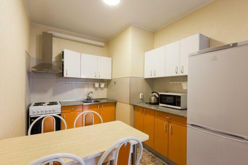 Azbuka Apartment On Prospekt 107b