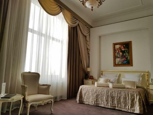 Aleksandrovski Grand Hotel 4*