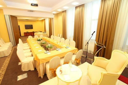 Aleksandrovski Grand Hotel 4*