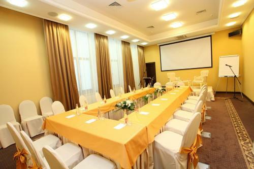 Aleksandrovski Grand Hotel 4*