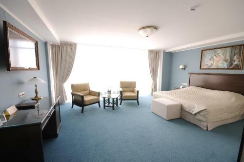 Aleksandrovski Grand Hotel 4*