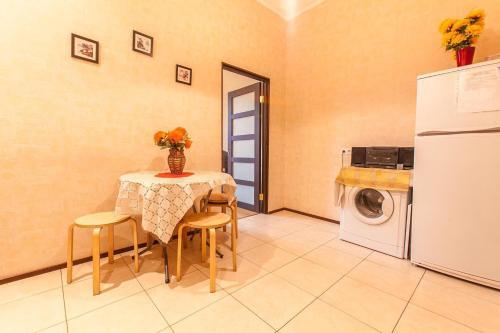 Apartment On Rentgena 15