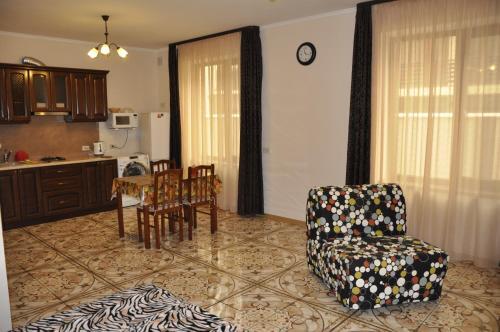 Hostal Gueshouse On Dekabristov 27