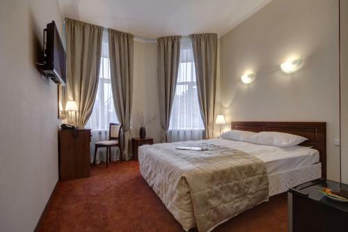 Hotel Acapella On Vosstaniya Square