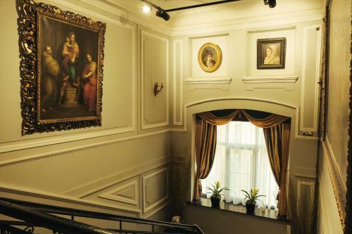 Hotel Acapella On Vosstaniya Square