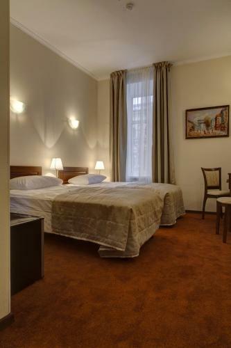 Hotel Acapella On Vosstaniya Square