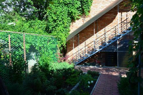 Hostal Yuzhny Briz Guest House
