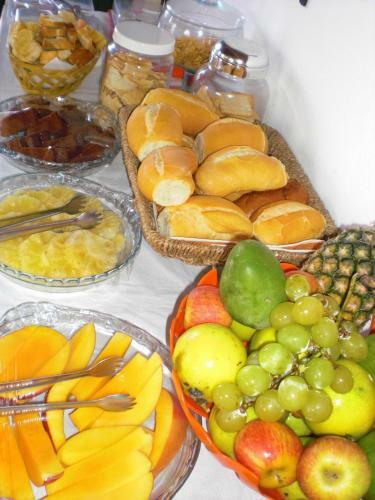 Hostal Pousada Chez Roni