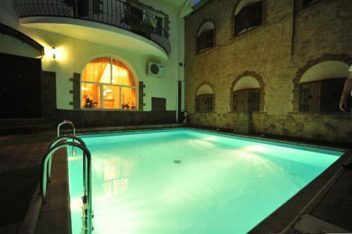 Maksimus Hotel