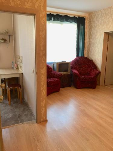 2-bedroom Apartment On Plahotnogo 7