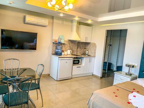 Kutuzov Apart Hotel