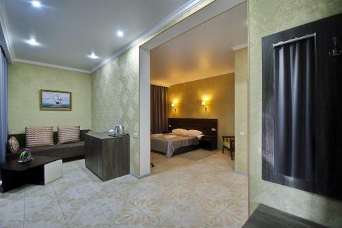Rich-house Hotel