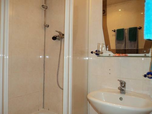 Sharya Hotel