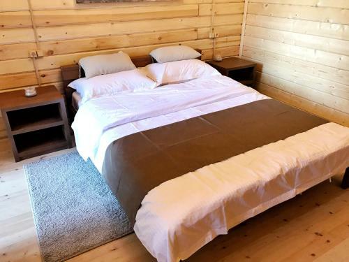 Hostal Cedar Grass Beloye More