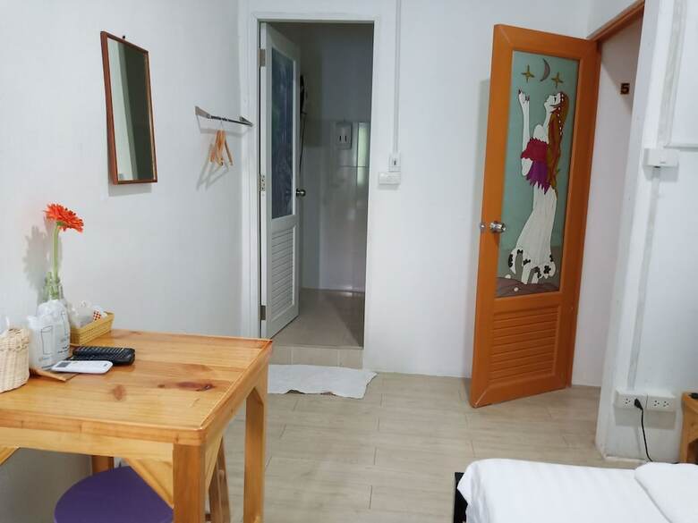 D House Hostel