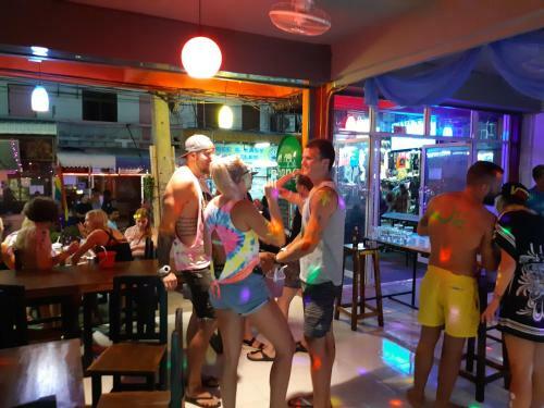 Albergue Tiki Tiki Commonwealth Haad Rin