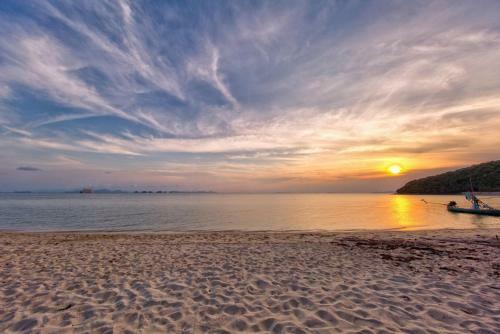 Lipa Talay Sawng - 2 Bedroom Beach Side Villa