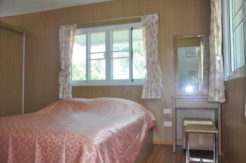 Hostal Isaree Corner