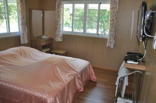 Hostal Isaree Corner