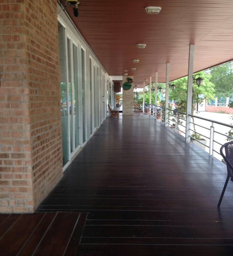 Chonlapruk Lakeside Hotel